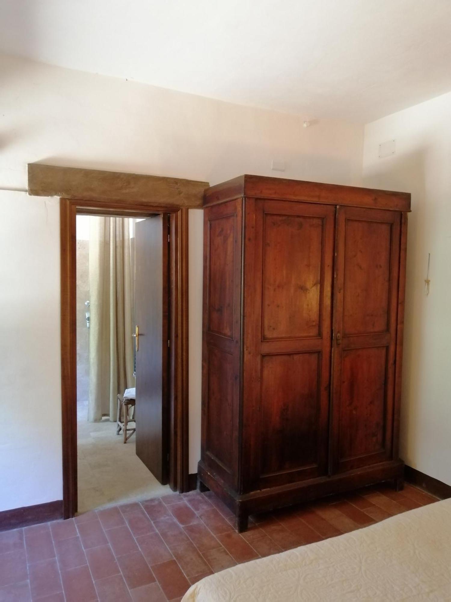 グッビオ La Brocca Di Valdichiascioヴィラ 部屋 写真